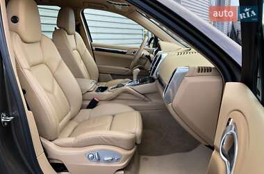 Позашляховик / Кросовер Porsche Cayenne 2012 в 