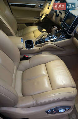 Внедорожник / Кроссовер Porsche Cayenne 2013 в 