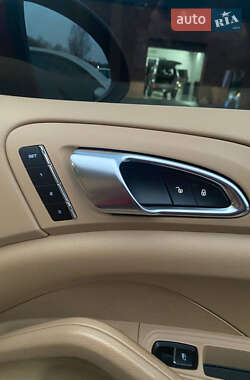 Внедорожник / Кроссовер Porsche Cayenne 2013 в 