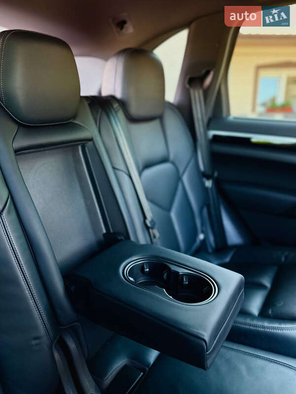 Позашляховик / Кросовер Porsche Cayenne 2014 в Івано-Франківську