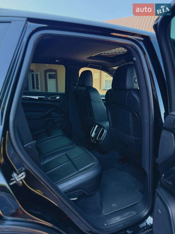 Позашляховик / Кросовер Porsche Cayenne 2014 в Івано-Франківську