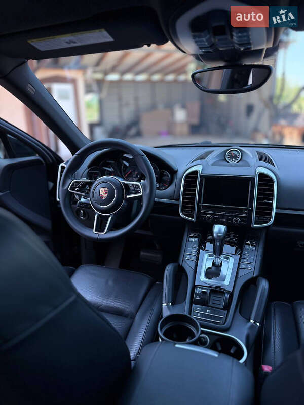 Позашляховик / Кросовер Porsche Cayenne 2014 в Івано-Франківську