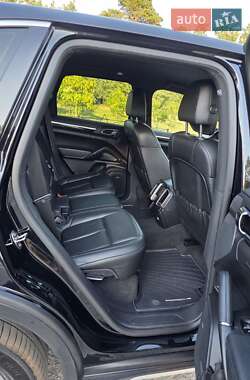 Внедорожник / Кроссовер Porsche Cayenne 2013 в 