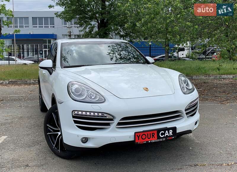 Позашляховик / Кросовер Porsche Cayenne 2014 в Києві