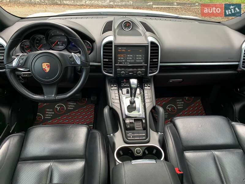 Позашляховик / Кросовер Porsche Cayenne 2014 в Києві
