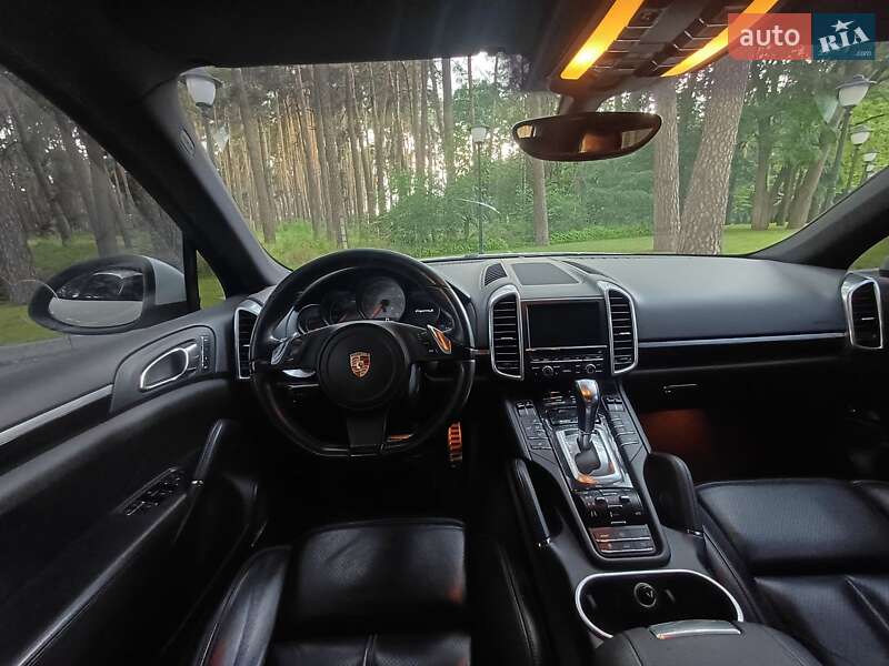 Позашляховик / Кросовер Porsche Cayenne 2011 в Чернігові