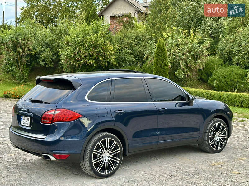 Внедорожник / Кроссовер Porsche Cayenne 2011 в Львове