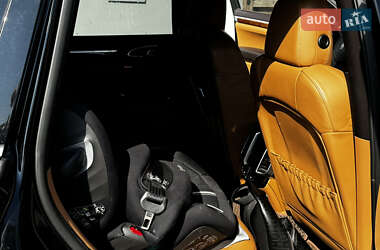 Внедорожник / Кроссовер Porsche Cayenne 2011 в 