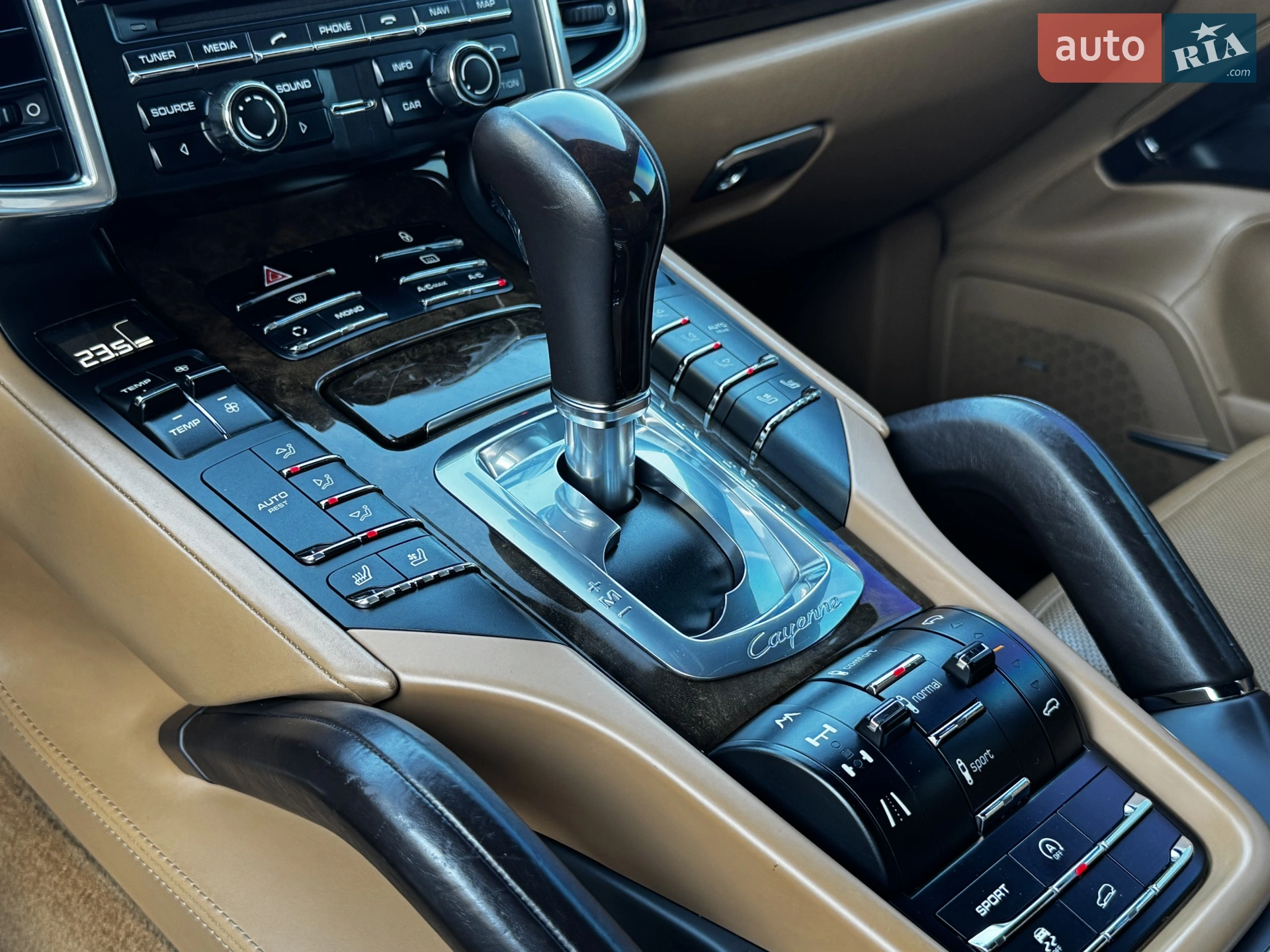 2012 Porsche Cayenne - мініатюра 39