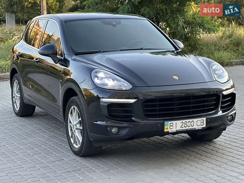 Внедорожник / Кроссовер Porsche Cayenne 2015 в 