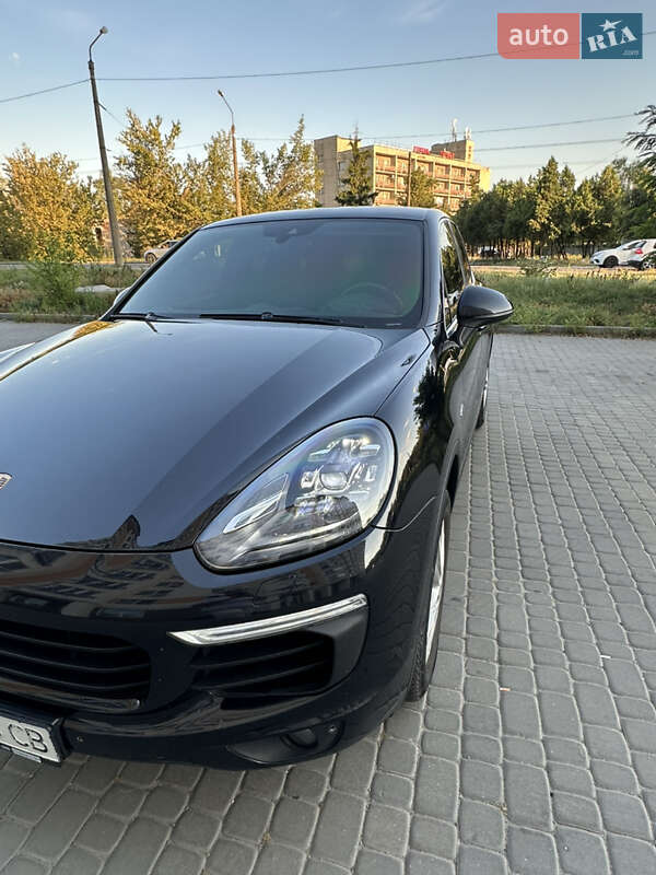 Внедорожник / Кроссовер Porsche Cayenne 2015 в Полтаве фото 11 Внедорожник / Кроссовер Porsche Cayenne 2015 в Полтаве