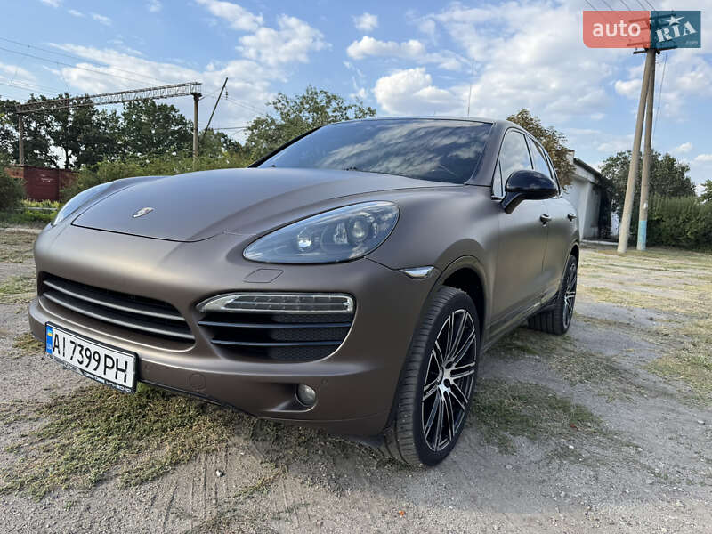 Позашляховик / Кросовер Porsche Cayenne 2010 в Запоріжжі