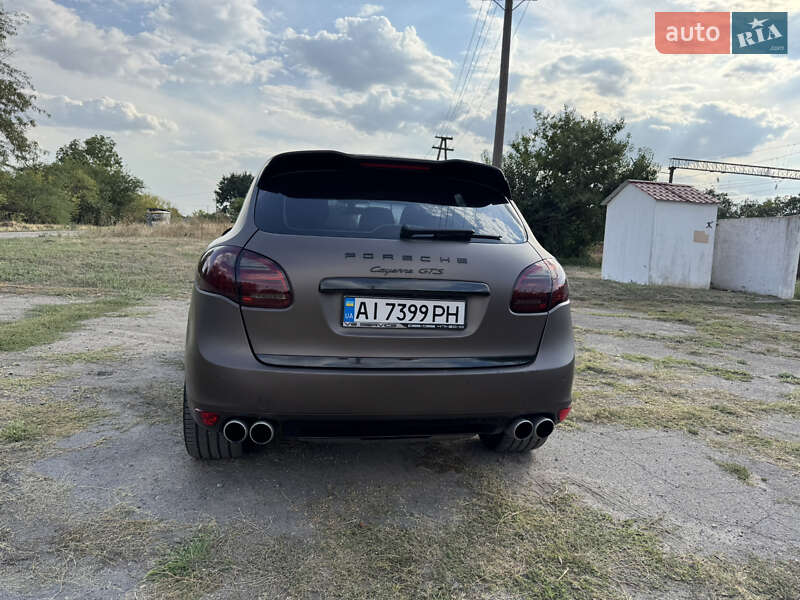 Позашляховик / Кросовер Porsche Cayenne 2010 в Запоріжжі