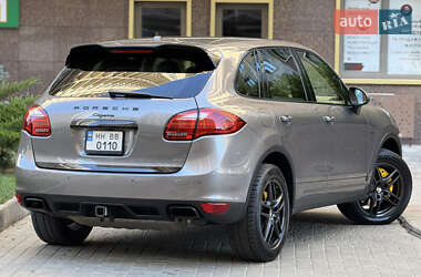Внедорожник / Кроссовер Porsche Cayenne 2013 в 