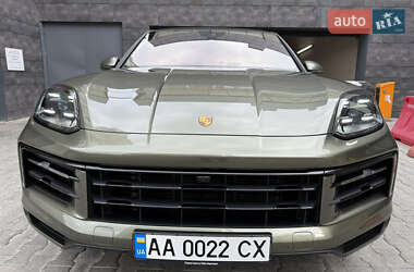 Внедорожник / Кроссовер Porsche Cayenne 2023 в 
