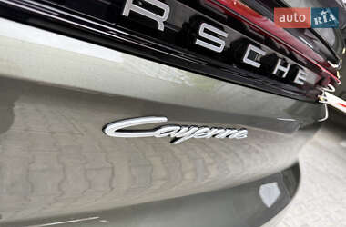 Внедорожник / Кроссовер Porsche Cayenne 2023 в 