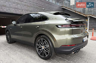 Внедорожник / Кроссовер Porsche Cayenne 2023 в 