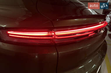 Внедорожник / Кроссовер Porsche Cayenne 2023 в 