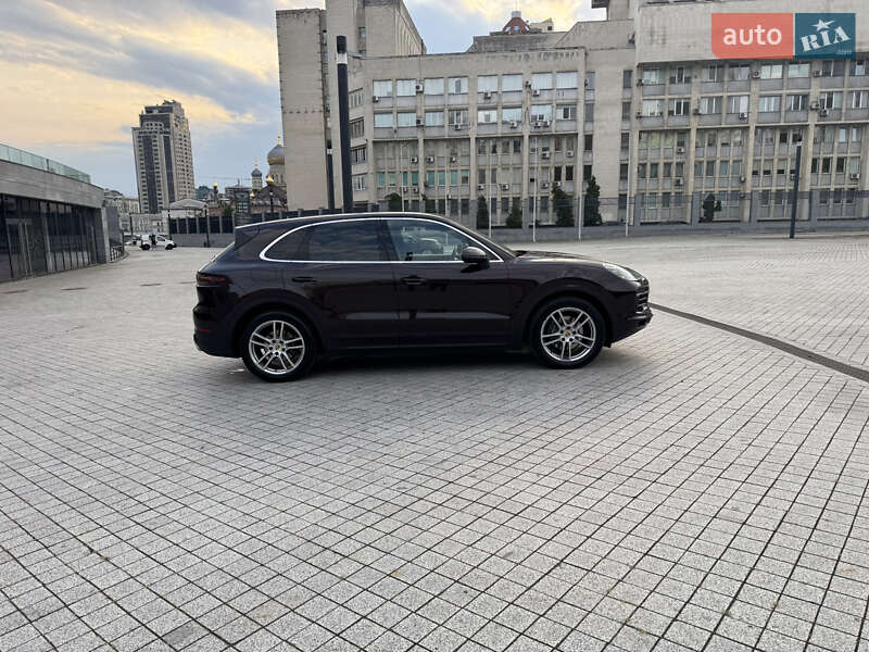 Внедорожник / Кроссовер Porsche Cayenne 2018 в Киеве