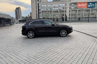 Позашляховик / Кросовер Porsche Cayenne 2018 в 