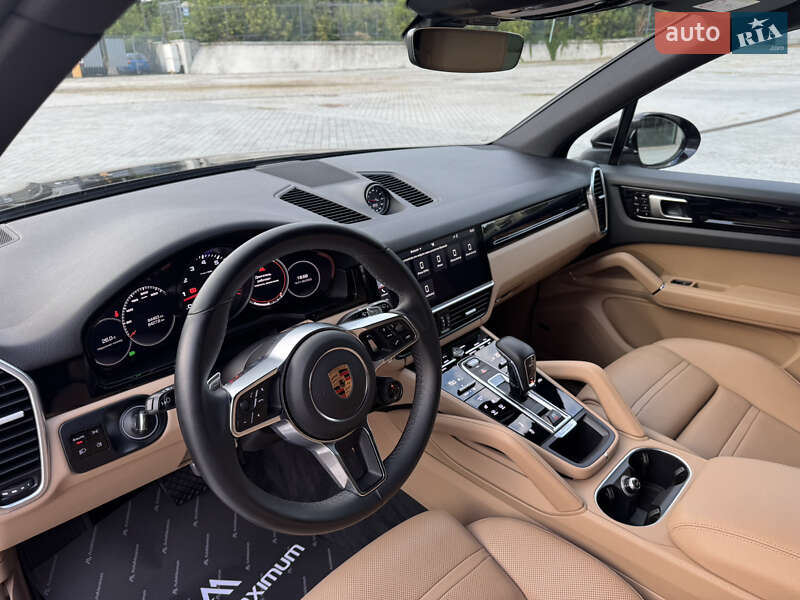 Внедорожник / Кроссовер Porsche Cayenne 2018 в Киеве