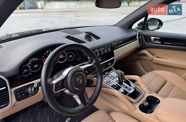 Позашляховик / Кросовер Porsche Cayenne 2018 в 