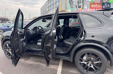 Внедорожник / Кроссовер Porsche Cayenne 2012 в 