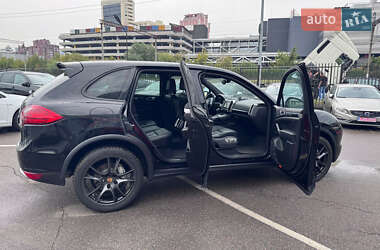 Внедорожник / Кроссовер Porsche Cayenne 2012 в 
