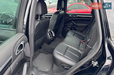 Внедорожник / Кроссовер Porsche Cayenne 2012 в 