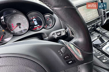 Внедорожник / Кроссовер Porsche Cayenne 2012 в 