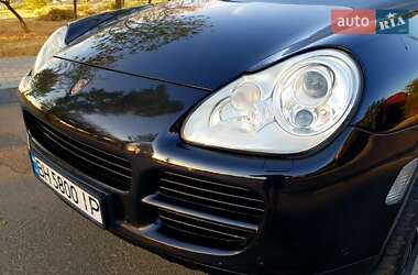 Внедорожник / Кроссовер Porsche Cayenne 2004 в 