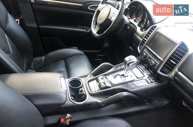 Внедорожник / Кроссовер Porsche Cayenne 2012 в 