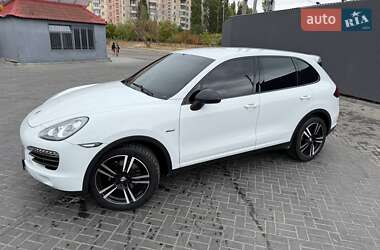 Позашляховик / Кросовер Porsche Cayenne 2012 в 