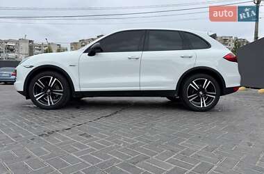 Позашляховик / Кросовер Porsche Cayenne 2012 в 