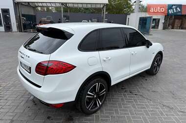 Позашляховик / Кросовер Porsche Cayenne 2012 в 