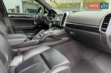 Позашляховик / Кросовер Porsche Cayenne 2012 в 