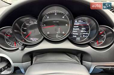 Позашляховик / Кросовер Porsche Cayenne 2012 в 