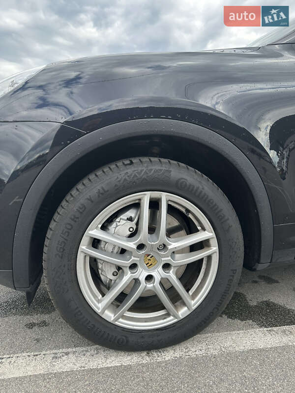 Внедорожник / Кроссовер Porsche Cayenne 2015 в Киеве фото 9 Внедорожник / Кроссовер Porsche Cayenne 2015 в Киеве