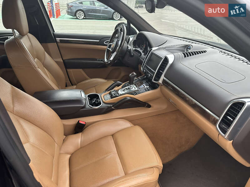 Внедорожник / Кроссовер Porsche Cayenne 2015 в Киеве фото 26 Внедорожник / Кроссовер Porsche Cayenne 2015 в Киеве