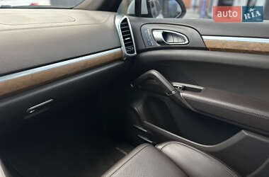 Внедорожник / Кроссовер Porsche Cayenne 2013 в 