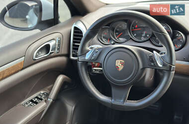 Внедорожник / Кроссовер Porsche Cayenne 2013 в 