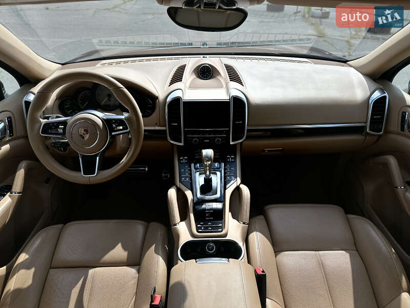 Внедорожник / Кроссовер Porsche Cayenne 2016 в Харькове