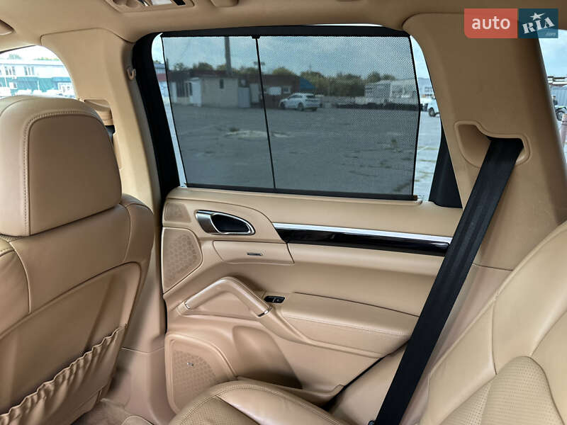 Внедорожник / Кроссовер Porsche Cayenne 2016 в Харькове