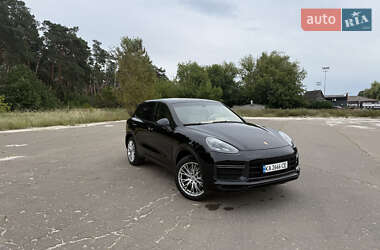 Внедорожник / Кроссовер Porsche Cayenne 2017 в 