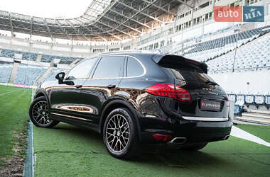Внедорожник / Кроссовер Porsche Cayenne 2010 в 