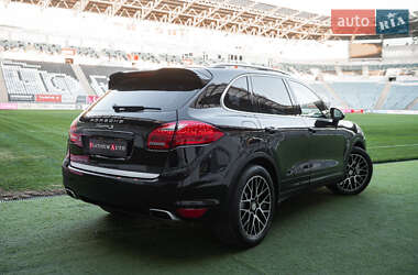 Внедорожник / Кроссовер Porsche Cayenne 2010 в 