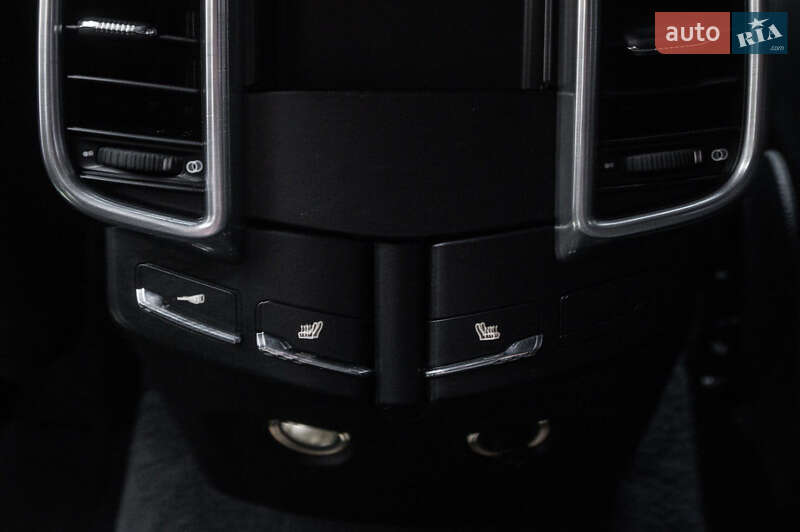 Позашляховик / Кросовер Porsche Cayenne 2010 в Одесі фото 46 Позашляховик / Кросовер Porsche Cayenne 2010 в Одесі