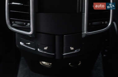 Внедорожник / Кроссовер Porsche Cayenne 2010 в 