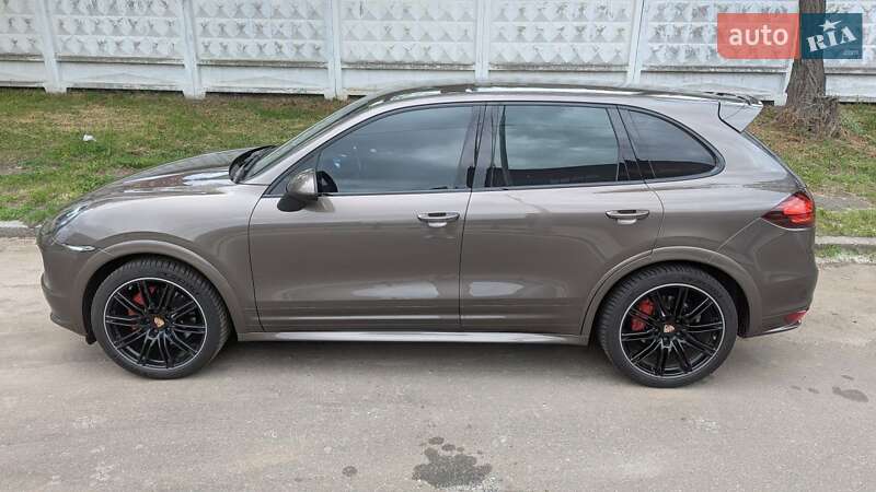 Позашляховик / Кросовер Porsche Cayenne 2012 в Києві