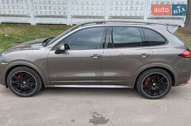 Внедорожник / Кроссовер Porsche Cayenne 2012 в 